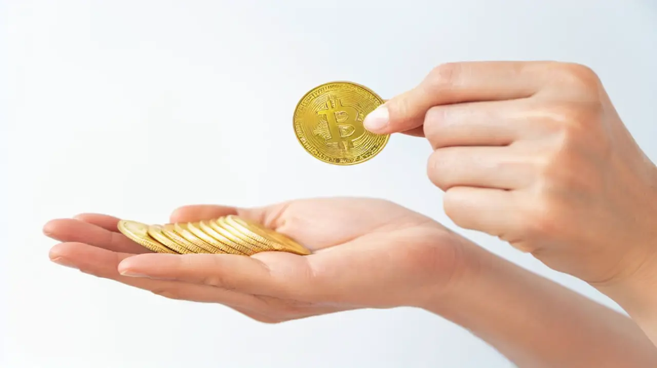 Bitcoin cotiza arriba de US$77.600 y las principales criptomonedas acompañan la suba