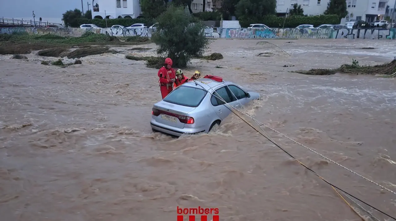 Tarragona sigue en alerta por las lluvias tras dejar al menos siete heridos y forzar una evacuación