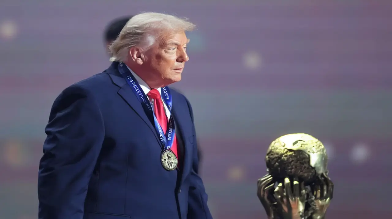 Trump encabezó la salida de la carrera de IndyCar en Washington y Palou fue por el título