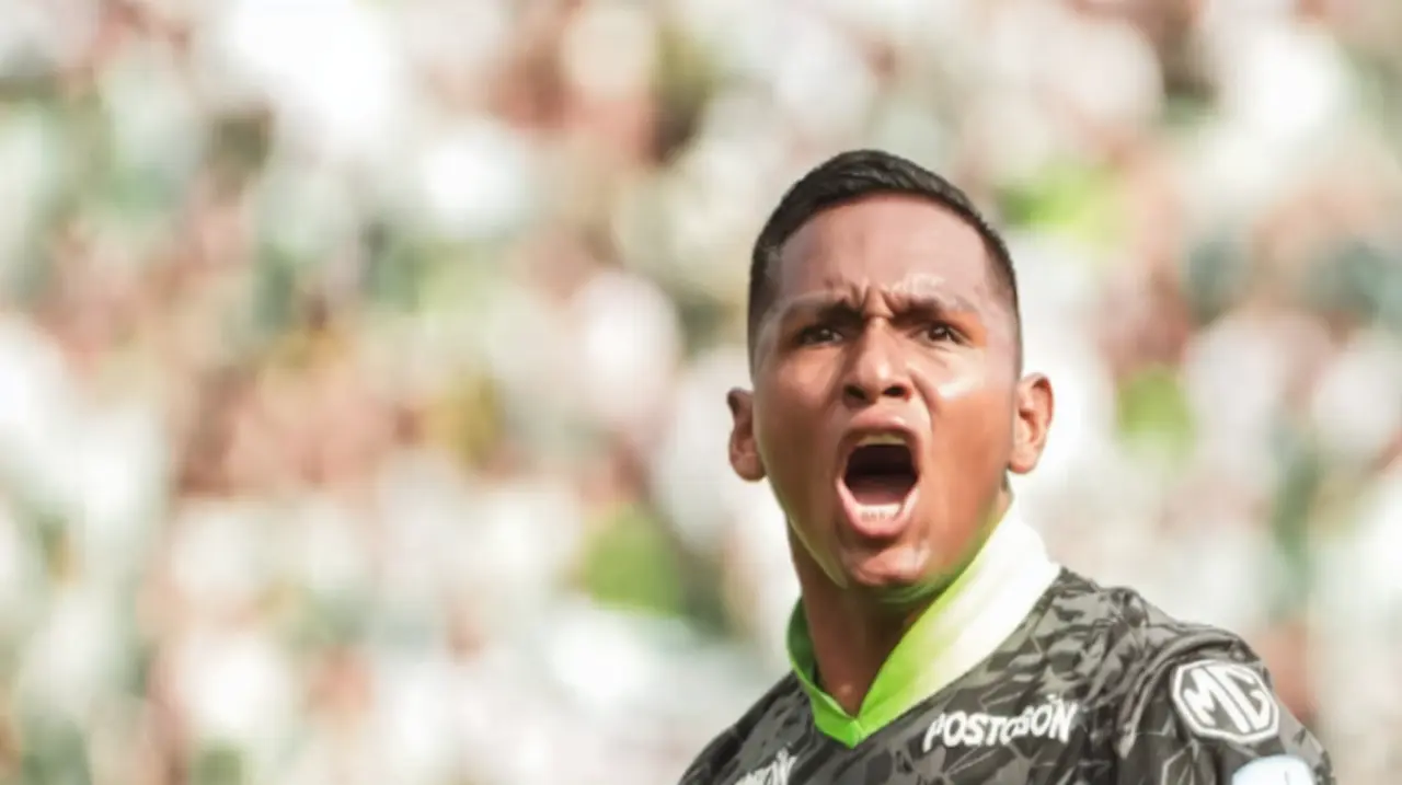 Atlético Nacional remontó ante Fortaleza y ganó 2-1 en un cierre marcado por el VAR