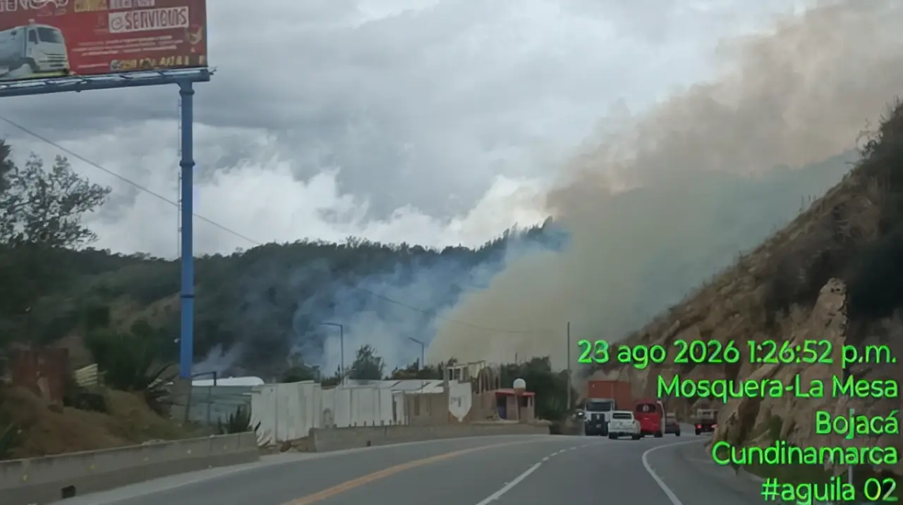 Cundinamarca enfrenta dos incendios forestales y mantiene restricciones en la vía Mosquera-La Mesa
