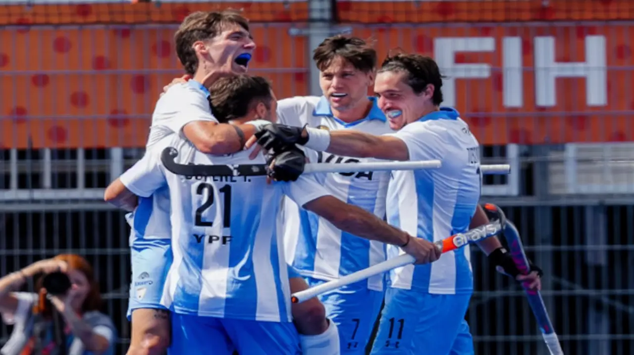 Los Leones le ganaron a India y siguen en carrera por las semifinales