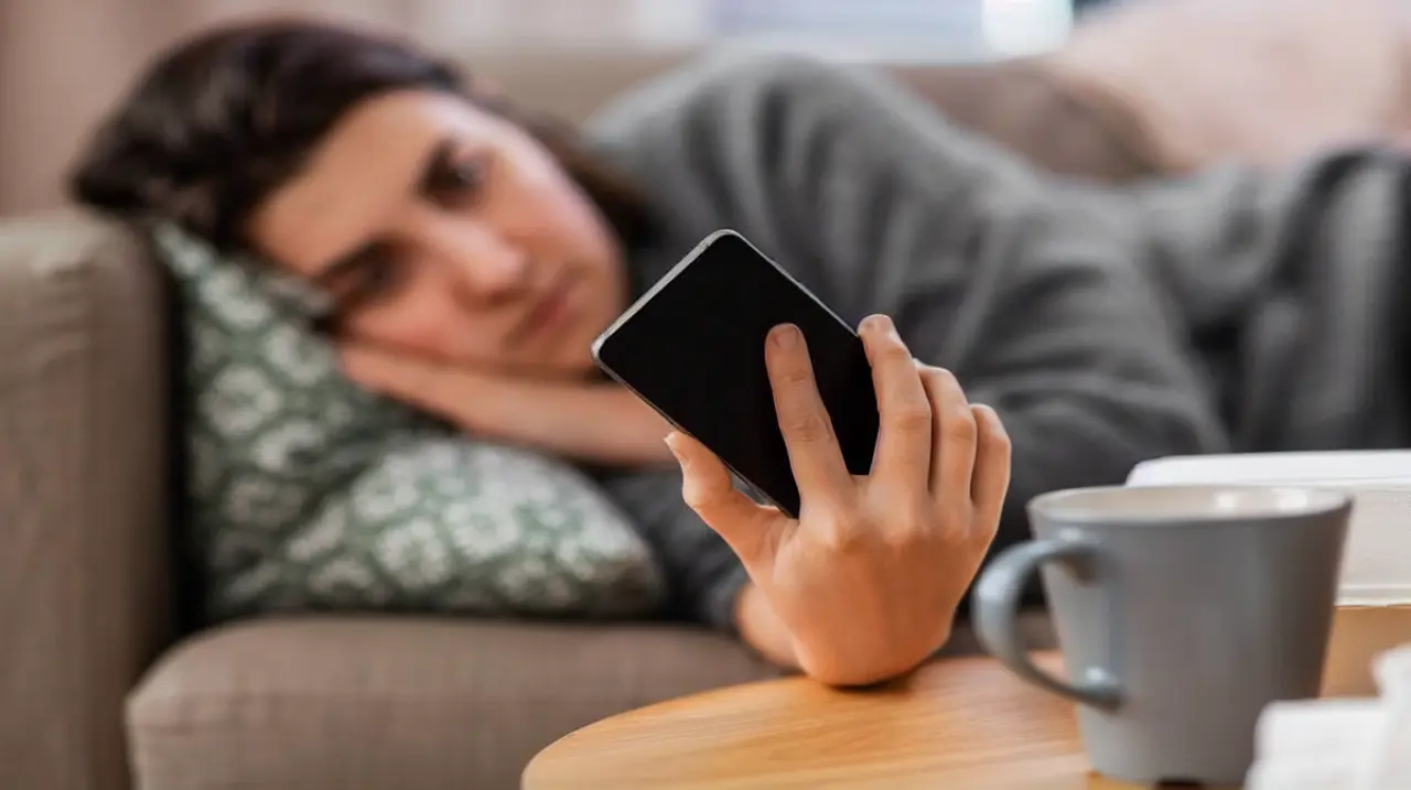 Desconectarse de redes no garantiza más bienestar, según la evidencia científica