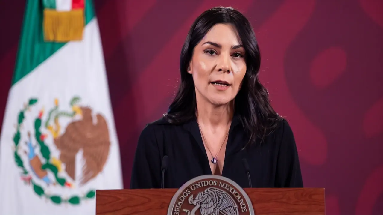 Liz Vilchis, entre la polémica por sus tuits y las dudas sobre su grado académico