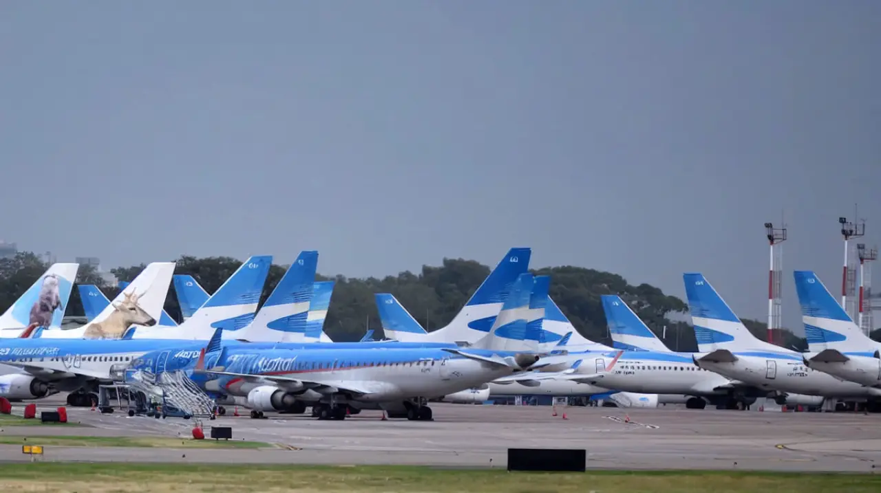Autorizan a Titan Consortium a buscar embargos por US$390,9 millones vinculados a Aerolíneas Argentinas