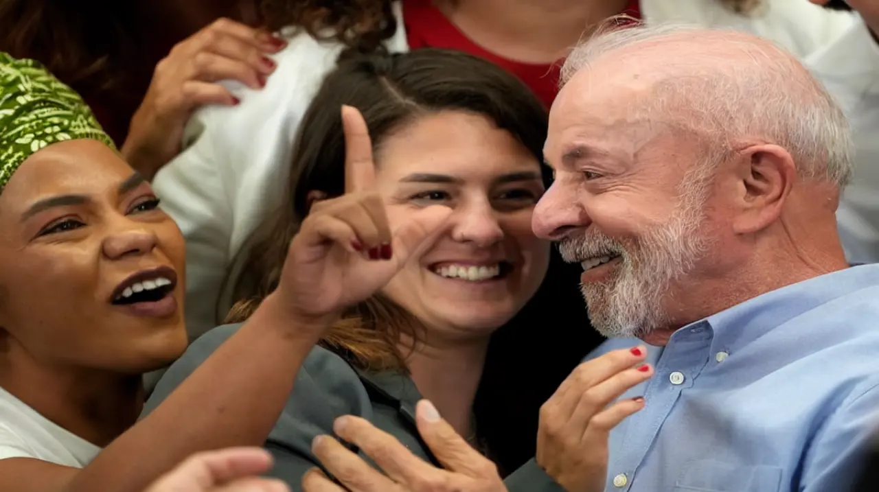 Lula difundió un video contra Flavio Bolsonaro antes del balotaje en Brasil