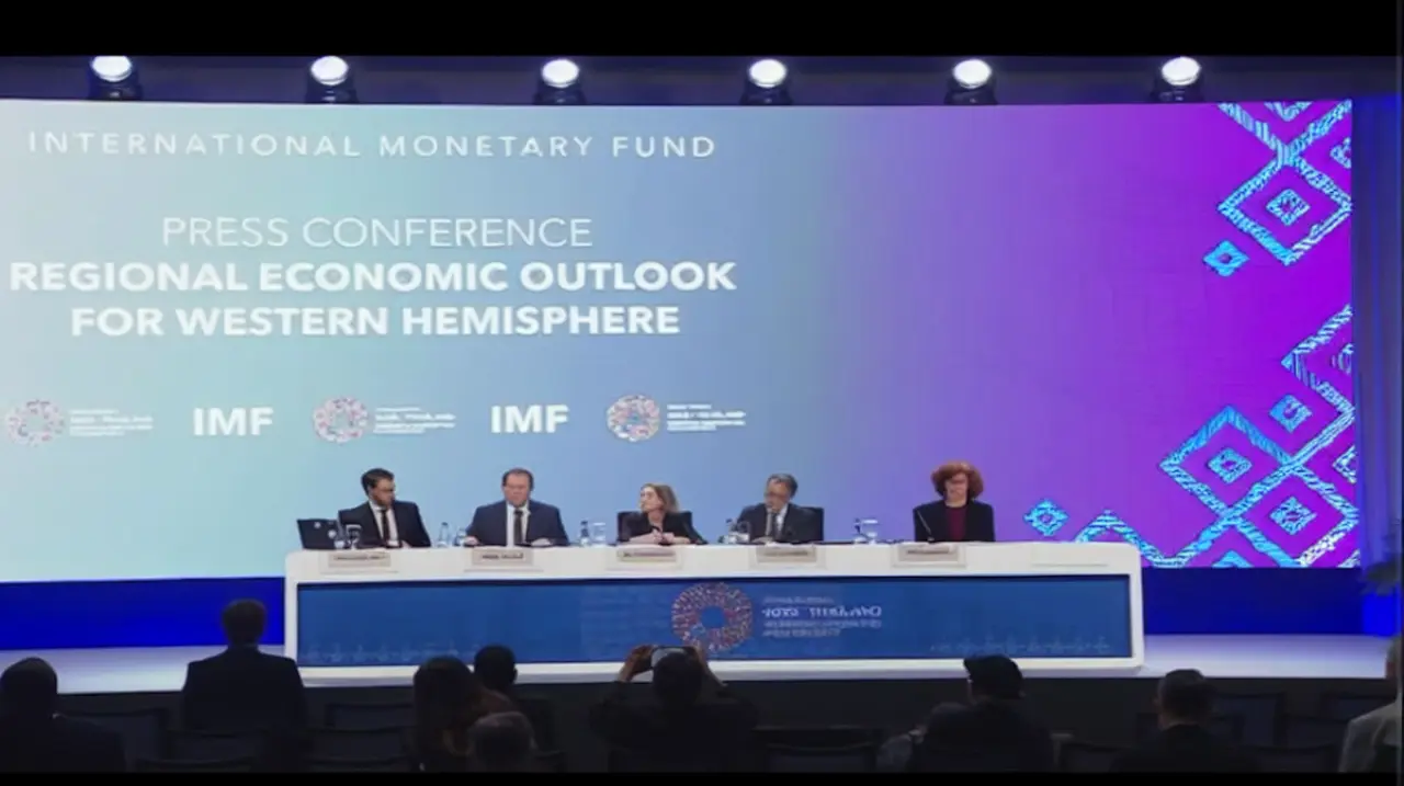 El FMI bajó sus proyecciones para la Argentina y pidió más flexibilidad laboral