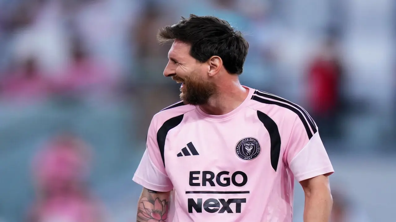 Messi afrontará una semana de vuelos, fútbol y el Premio Princesa de Asturias
