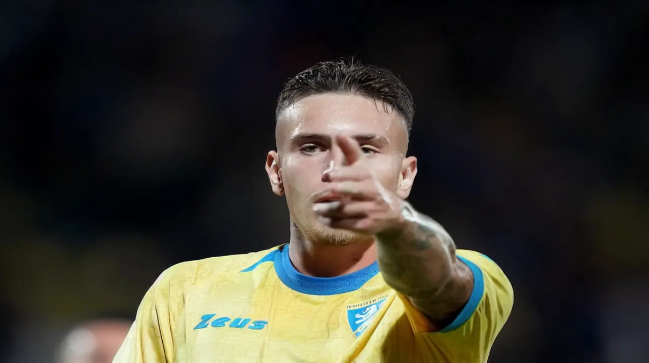 Raimondo convirtió un error defensivo en el segundo de sus tres goles ante Sassuolo
