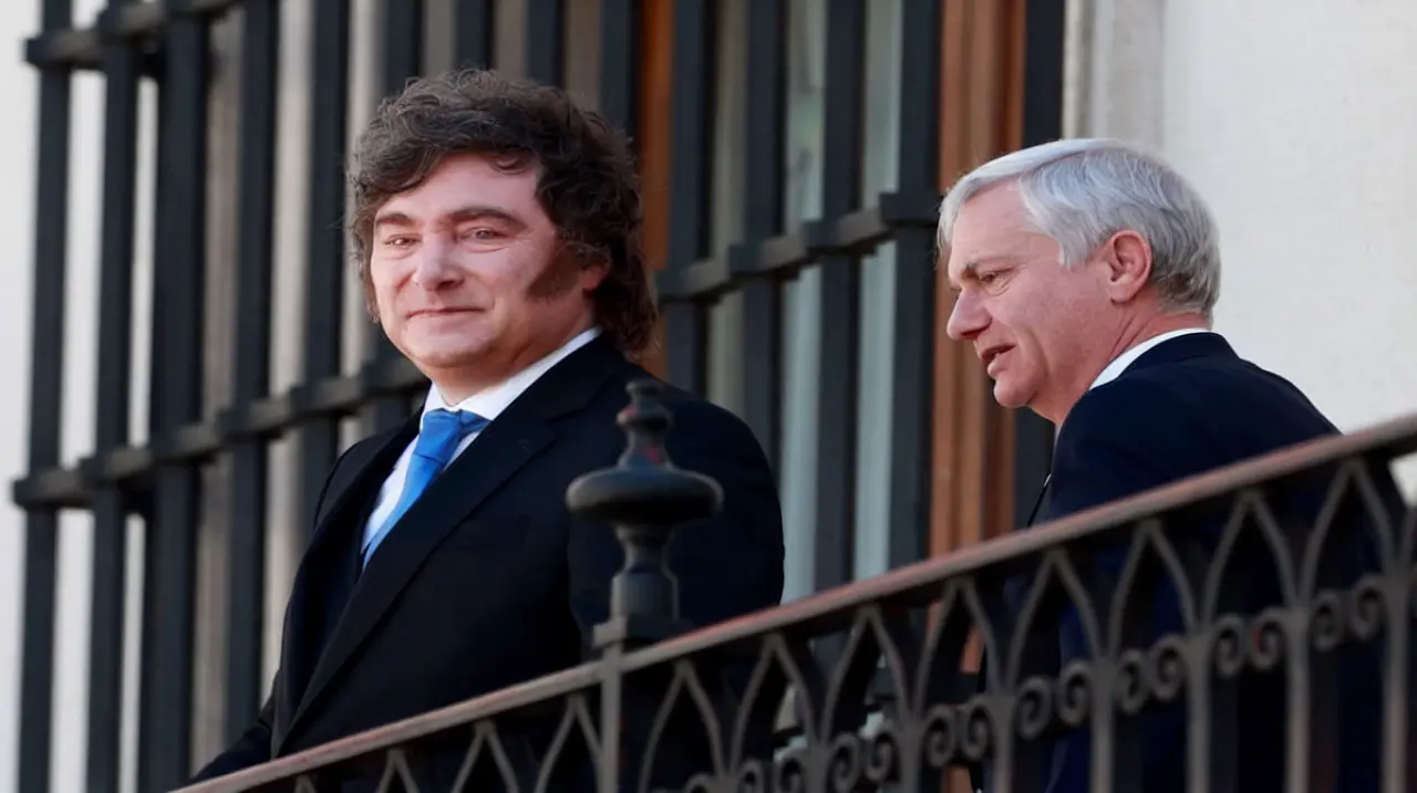 Ministro chileno critica a Milei por la obra pública y luego se disculpa