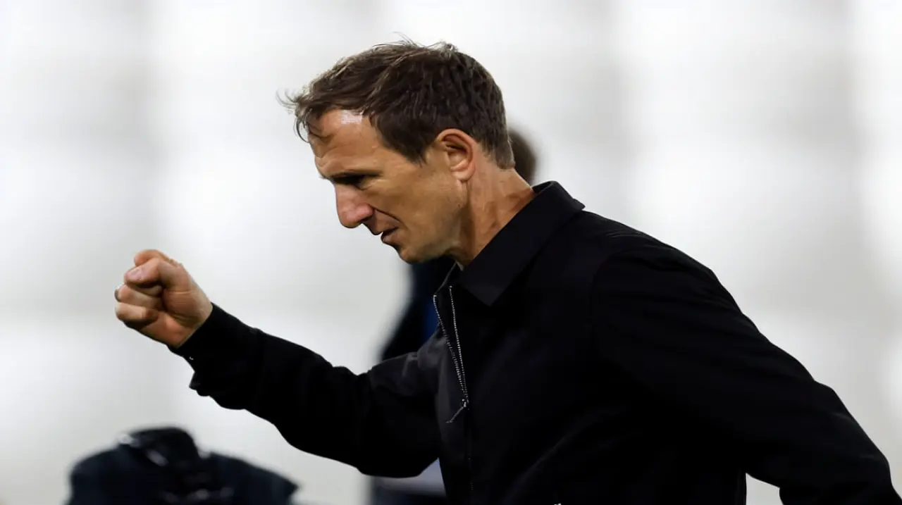 Arruabarrena sostiene la duda sobre Paredes antes de la revancha con Vasco