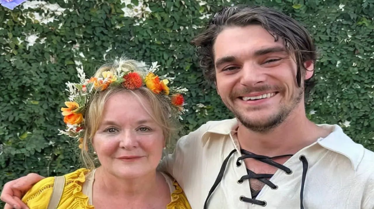 La madre de RJ Mitte habló tras la muerte del actor y pidió recordar su legado