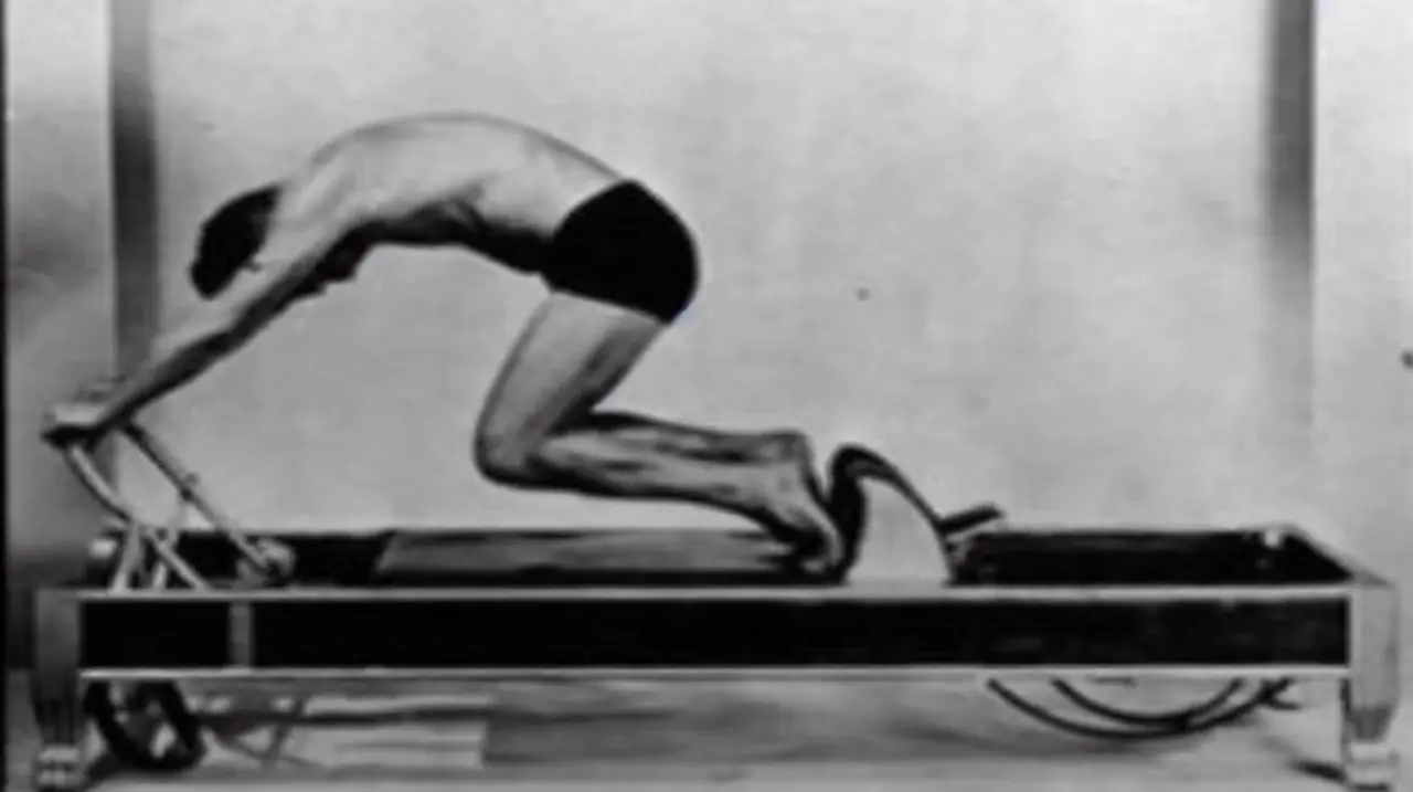 Pilates y cadenas miofasciales: cómo el reformer integra el trabajo corporal