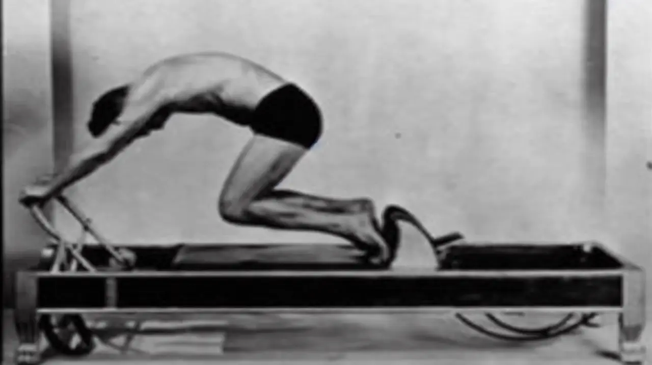Joseph Pilates y las cadenas miofasciales: cómo el reformer integra el trabajo del cuerpo