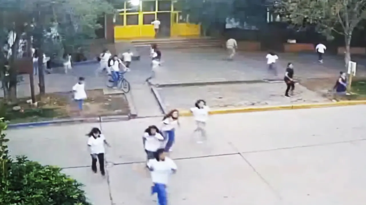 Sobreseyeron al adolescente acusado por el ataque en una escuela de San Cristóbal