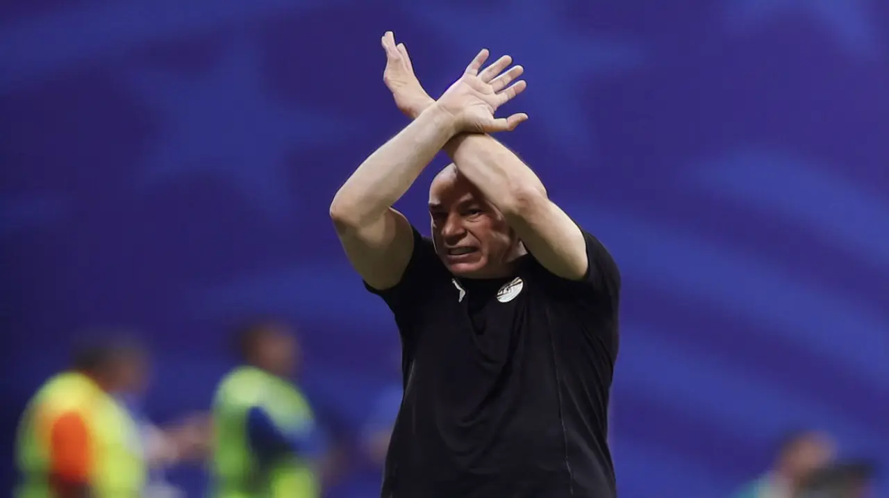 La FIFA suspendió a Hossam Hassan y Mostafa Zico por sus protestas ante Argentina