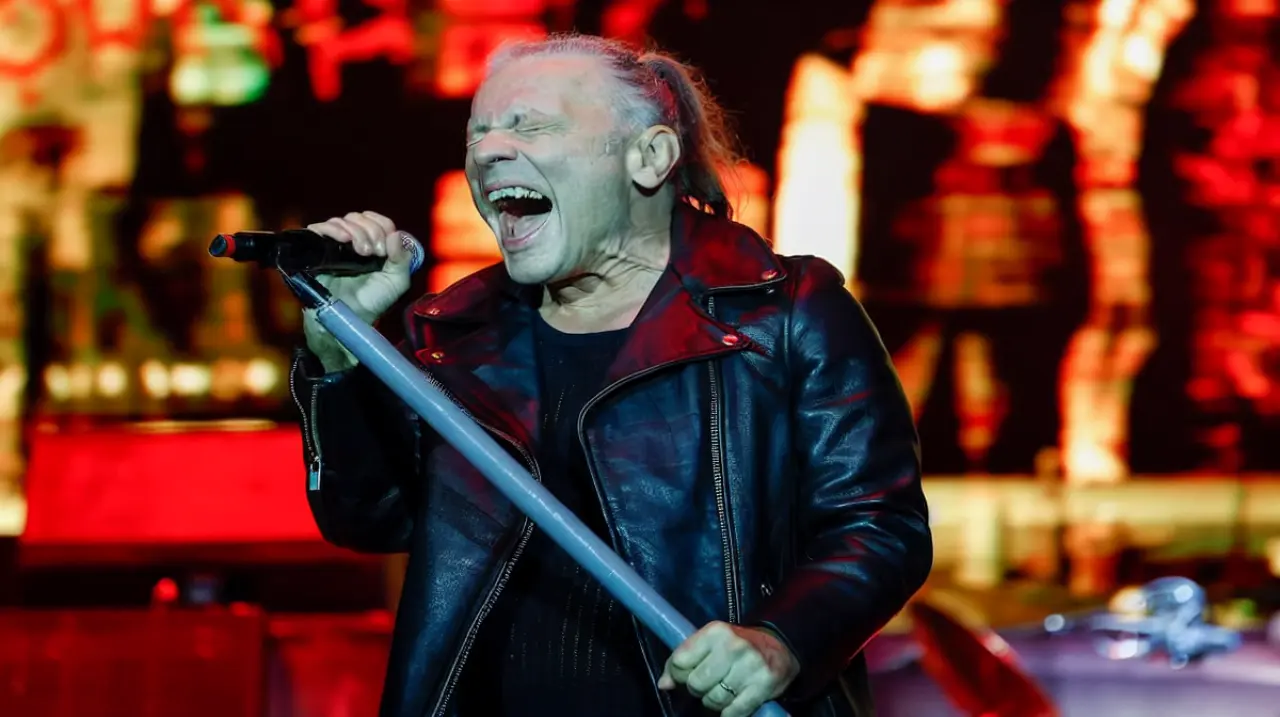 Iron Maiden volvió a demostrar que el tiempo no desgasta su potencia en Huracán