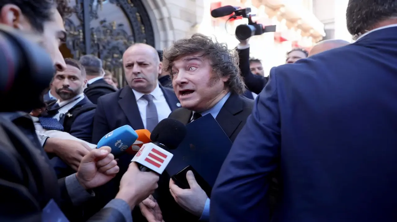 Tensión en Madrid tras los cruces de Milei con periodistas