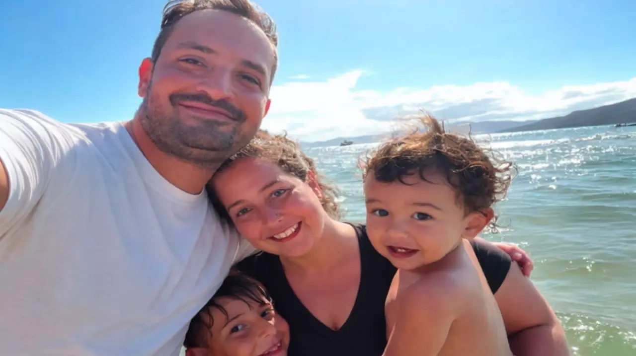 Una familia convirtió una barrera de cobertura en una red de apoyo para acceder a leches medicamentosas
