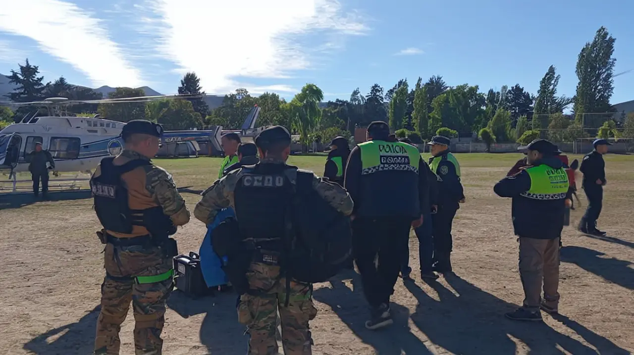 Un operativo de alta montaña amplía la búsqueda de un docente desaparecido