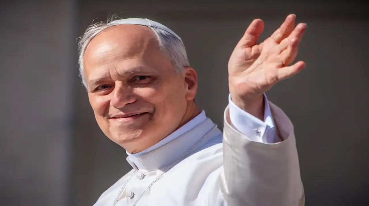 El Papa León XIV saludó a una pareja santafesina y dijo: “Argentina, allá vamos”