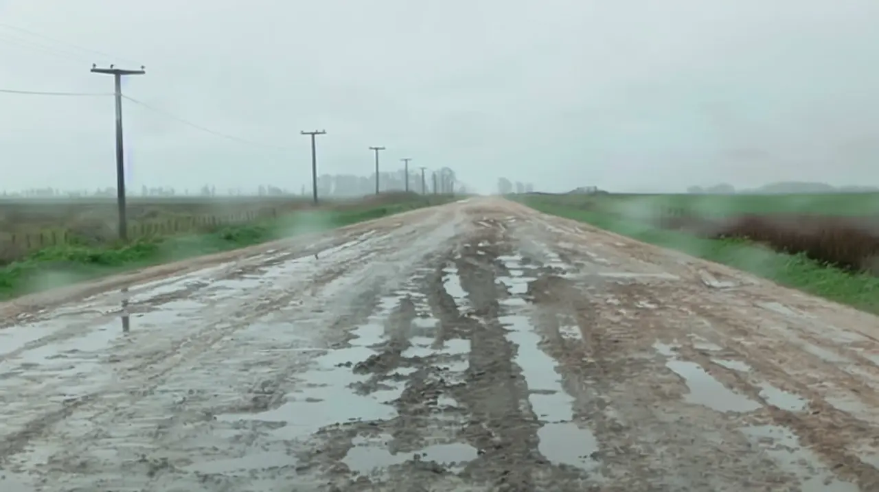 Caminos rurales: la disputa por los fondos de infraestructura en Buenos Aires