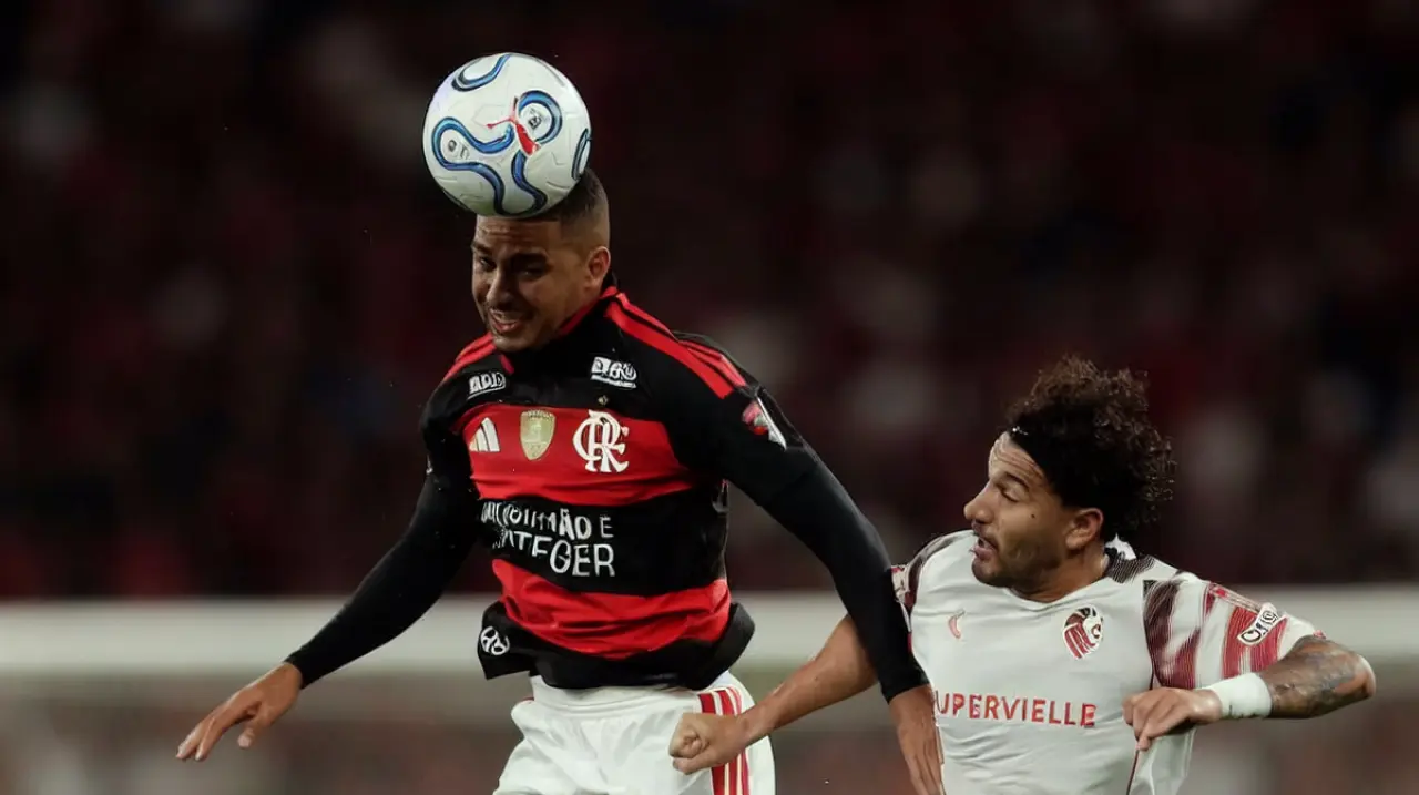 Flamengo no pudo romper el 0-0 ante un Estudiantes que resistió con diez en el Maracaná