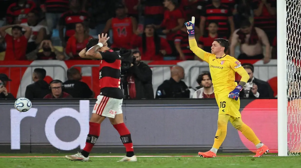 Muslera atajó tres penales y Estudiantes jugará la final de la Libertadores