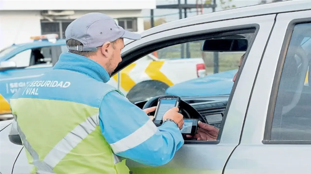 Permiso para manejar un auto ajeno: cuándo hace falta y cómo tramitarlo en 2026