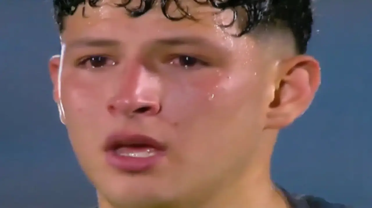 Leonel Jaime frenó un ataque por fair play y terminó llorando ante los abucheos