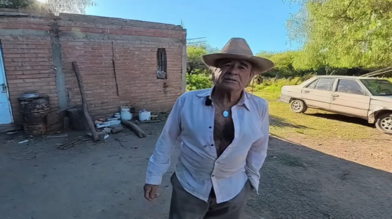 Santos Becerra, el oficio de vivir del monte y trabajar la tierra