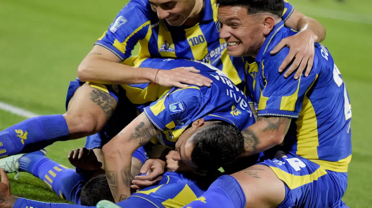 Rosario Central venció a Huracán y quedó al frente de la tabla anual