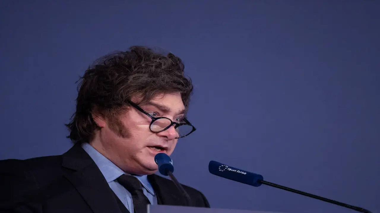 La UCR y el Frente Renovador repudiaron las agresiones de Milei contra periodistas