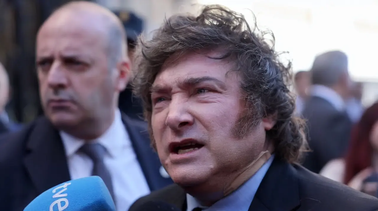 Amnistía Internacional denunciará a Milei ante la ONU y la CIDH por sus ataques a periodistas
