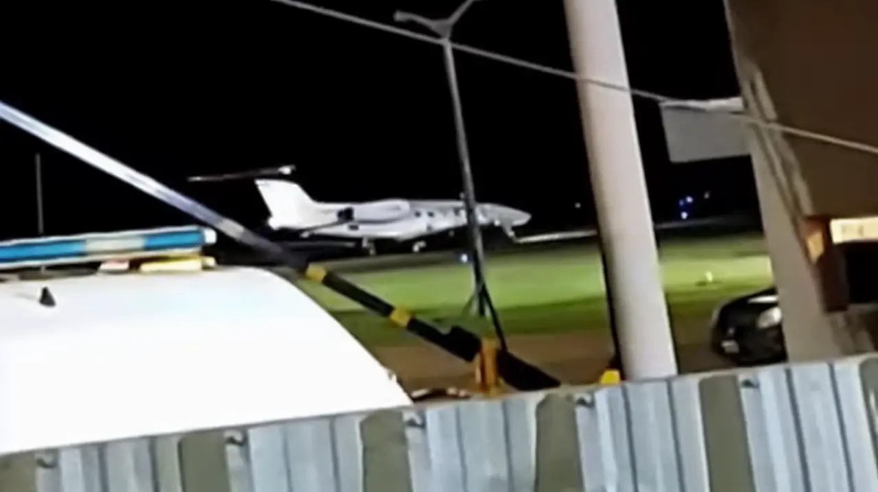 Operativo en Puerto Iguazú tras partir el avión que aguardaba a Flavio Bolsonaro