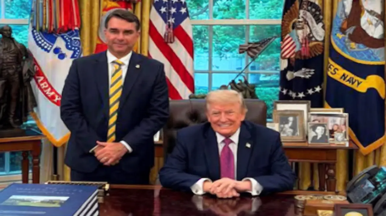 Trump dijo que Flavio Bolsonaro estaba en la Argentina antes de que se confirmara su salida hacia Ecuador