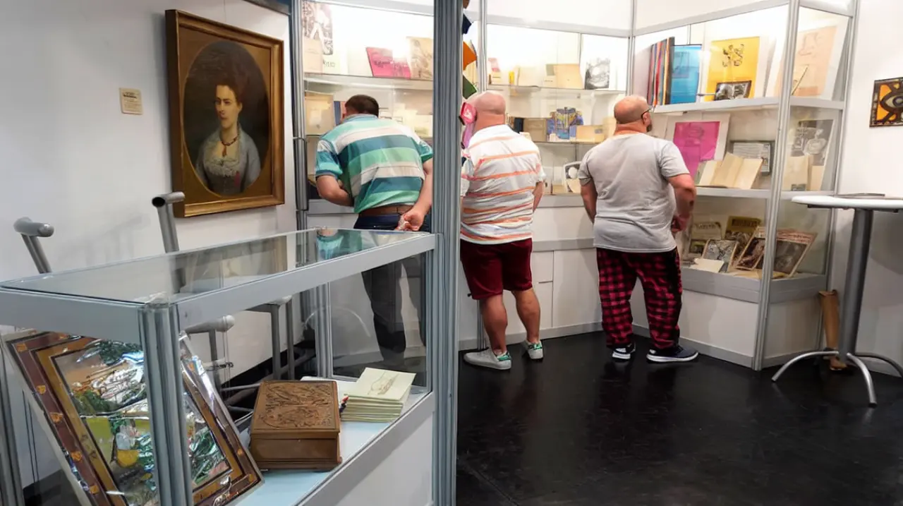 La Feria del Libro Antiguo reúne 26 librerías con foco en 1926 y las Malvinas