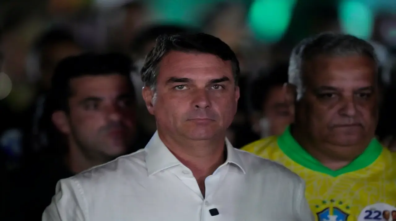 La ruta de la salida de Flavio Bolsonaro tras la derrota electoral