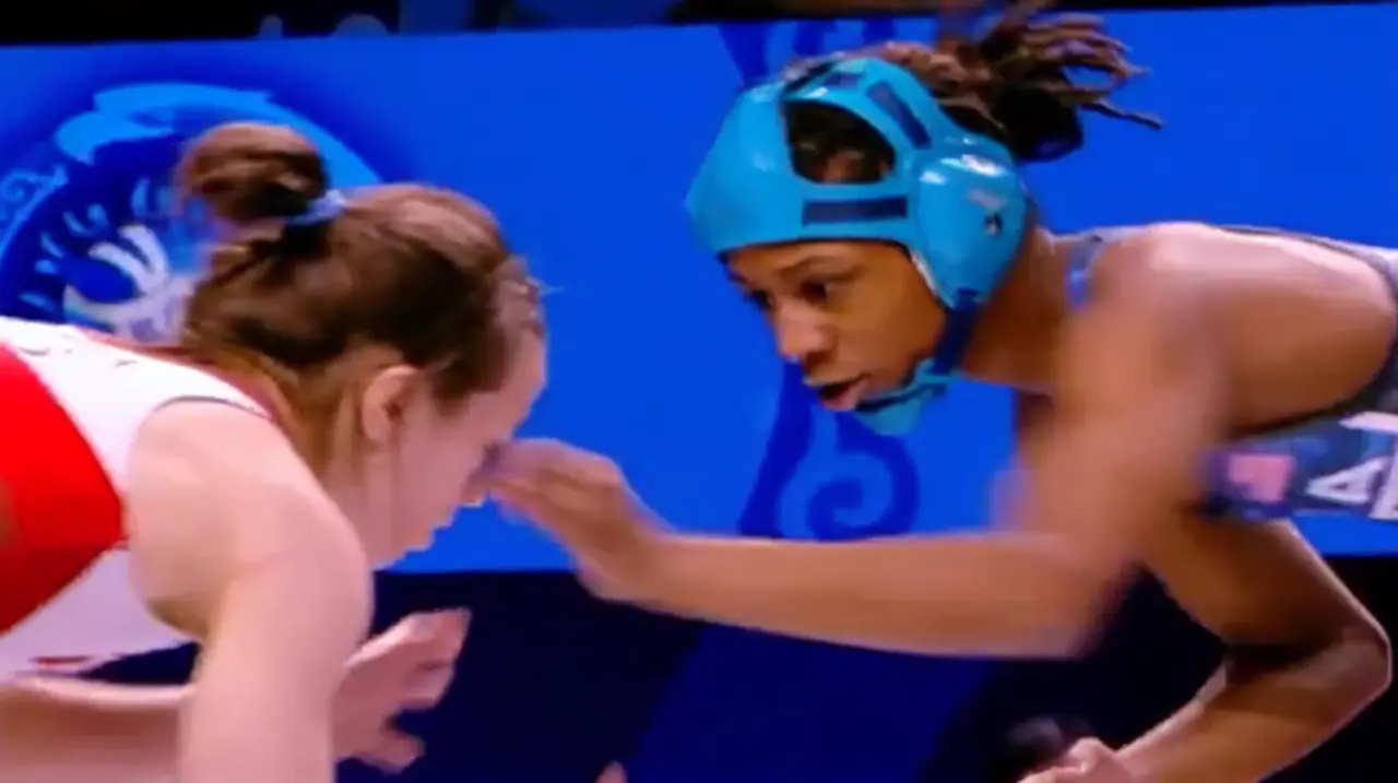 Una lesión ocular cambió el desenlace de un combate en el Mundial de Lucha