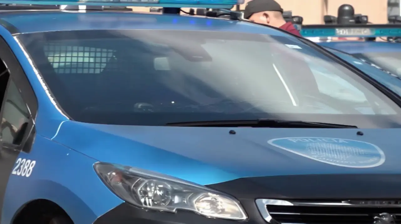 Un patrullero chocó a una adolescente de 13 años en Villa Crespo