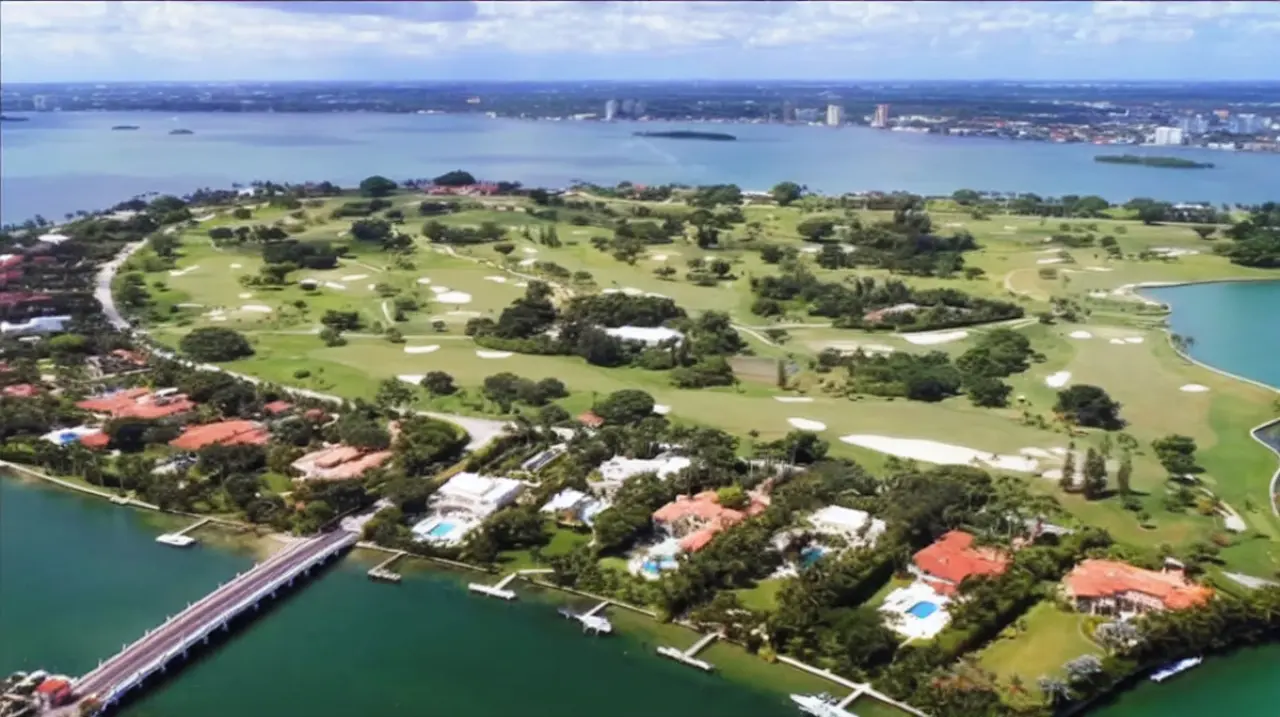 Indian Creek, la isla de Florida donde conviven millonarios y un acuerdo migratorio