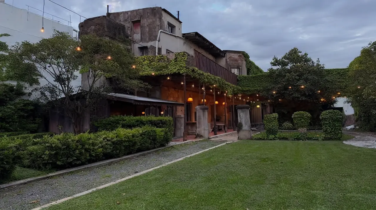 Lali Espósito y Pedro Rosemblat se casan en una antigua casona de San Telmo